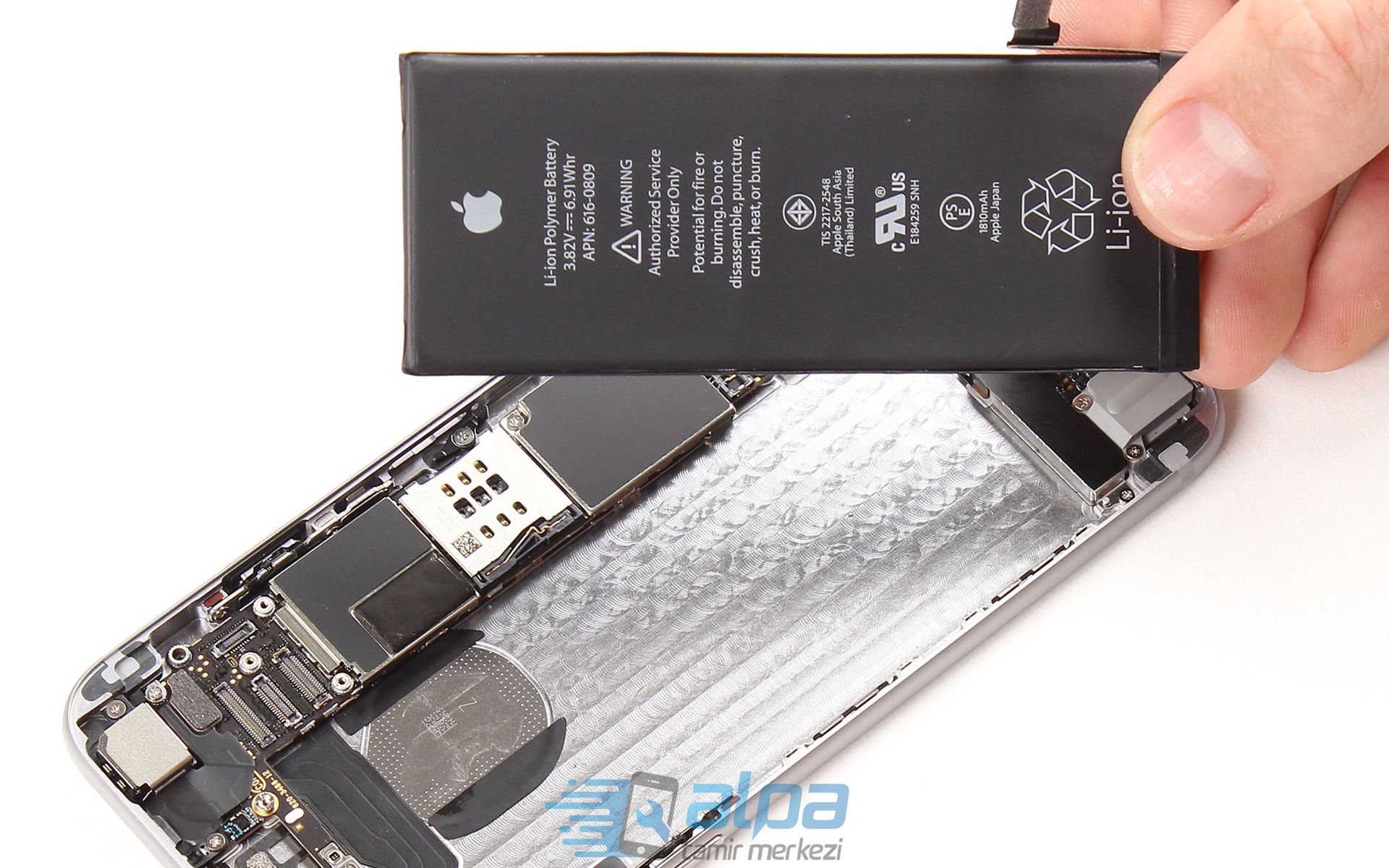 iPhone 6 Batarya Değişimi Fiyatı 549 TL